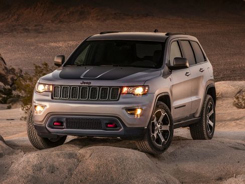 Used 2020 Jeep Grand Cherokee Laredo w/ Quick Order Package 2BN North image 2