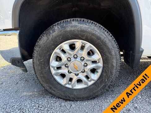 Used 2024 Chevrolet Silverado 2500 LT image 10