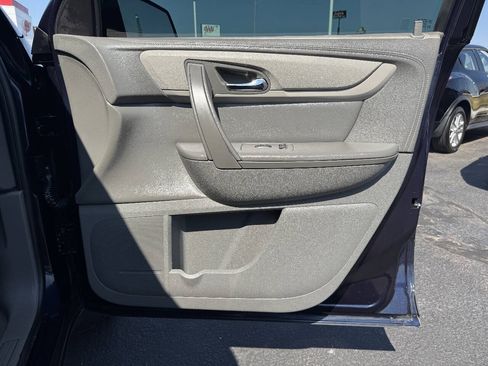 Used 2017 Chevrolet Traverse LS FWD image 19