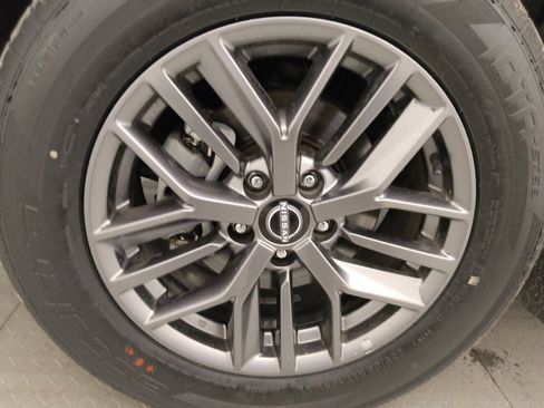 Used 2023 Nissan Rogue S AWD/4WD image 31