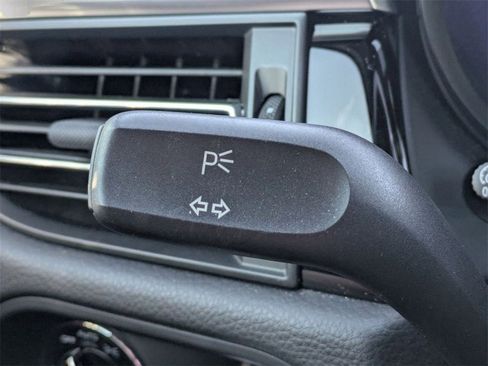 Used 2022 Porsche Macan image 25