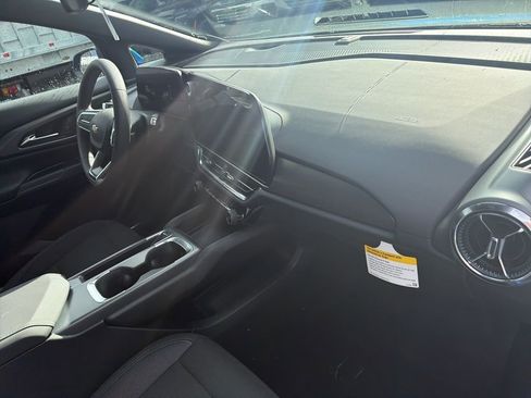 New 2026 Chevrolet Equinox EV LT image 21