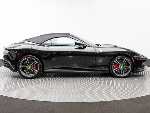 Used 2025 Ferrari Roma Spider RWD image 39