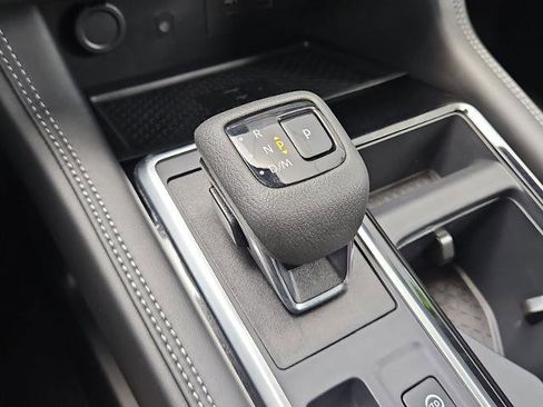 Certified 2024 Nissan Pathfinder Platinum FWD image 17