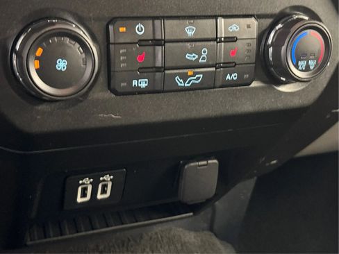 Used 2019 Ford F150 XLT w/ Equipment Group 302A Luxury image 39