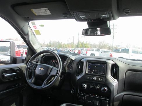 Used 2024 Chevrolet Silverado 2500 Custom w/ Custom Value Package image 20