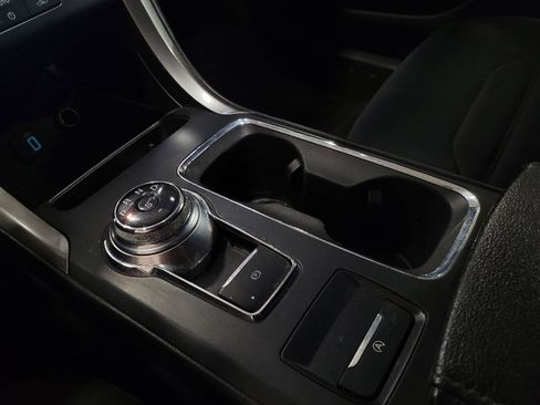 Used 2017 Ford Fusion SE w/ Fusion SE Technology Package image 26