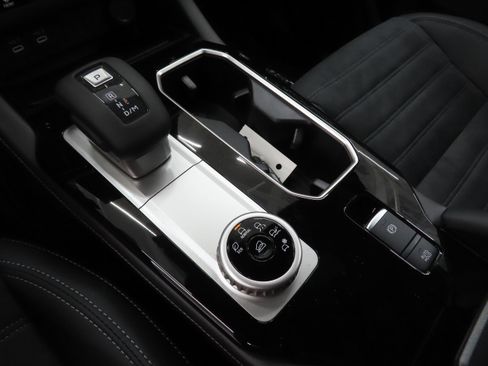 New 2026 Mitsubishi Outlander LE FWD image 15