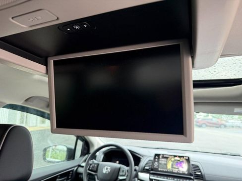 Used 2025 Honda Odyssey Touring image 17