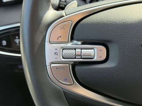 Used 2025 Genesis GV70 2.5T AWD/4WD image 9