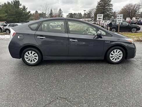 Used 2012 Toyota Prius Plug-In Hybrid image 6