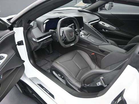 Used 2025 Chevrolet Corvette Z06 RWD image 11