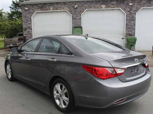 Used 2011 Hyundai Sonata Limited w/ Navigation Pkg 5 FWD image 10