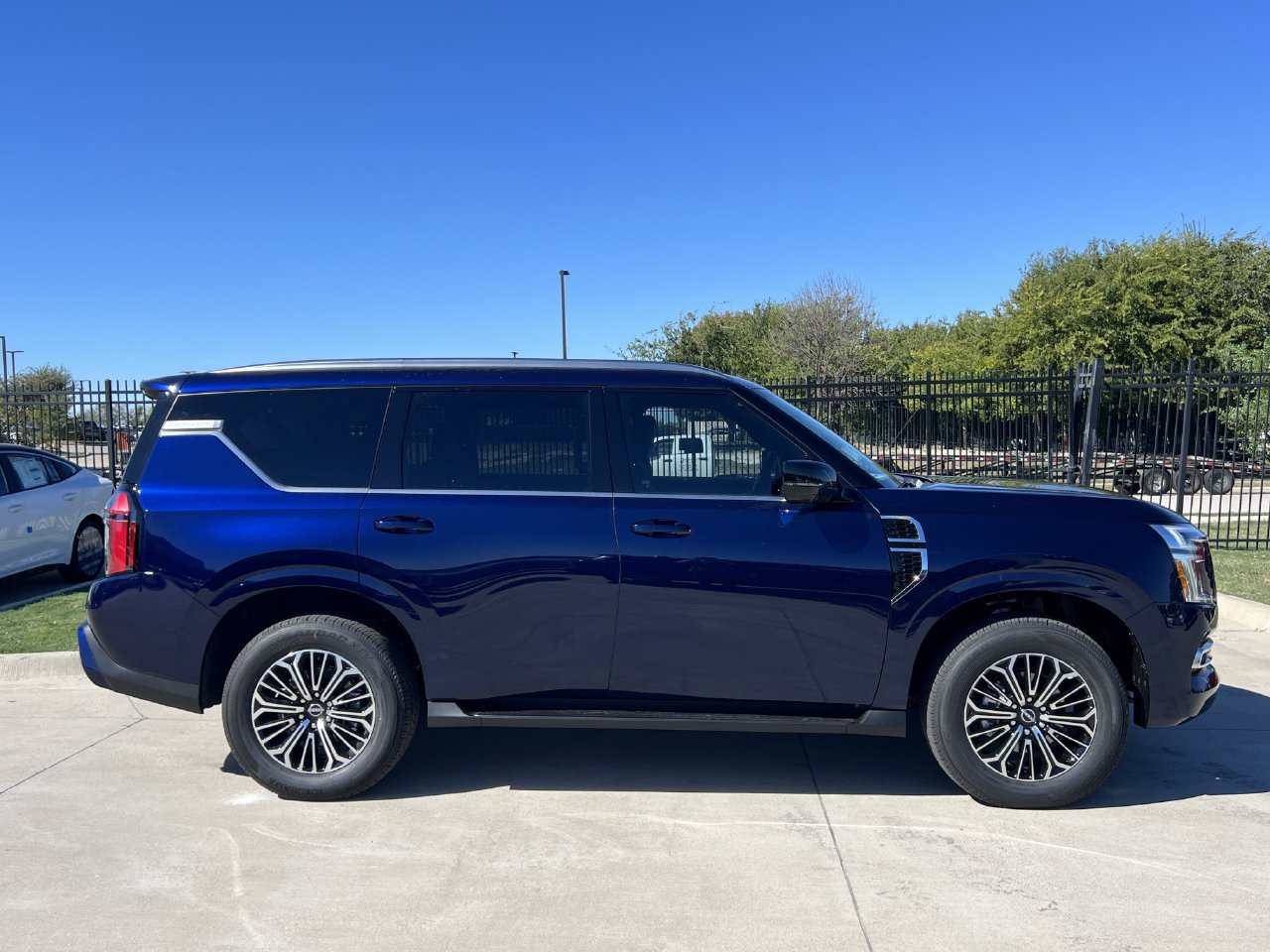 New 2027 Nissan Armada SL AWD/4WD image 3