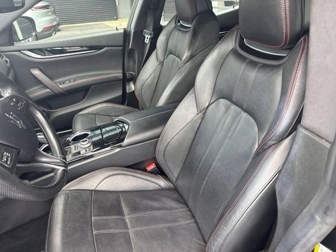 Used 2019 Maserati Ghibli GranSport RWD image 5