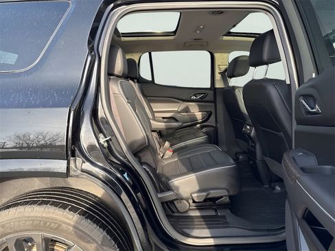 Used 2023 GMC Acadia Denali image 11