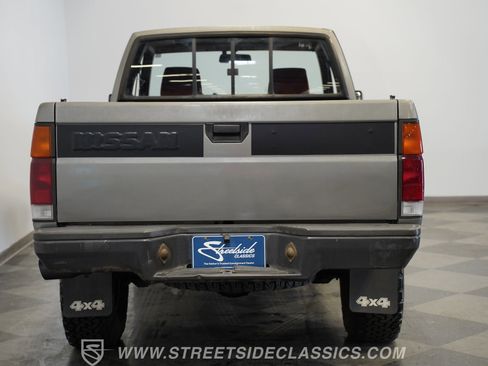 Used 1989 Nissan Pickup 4x4 King Cab V6 image 11
