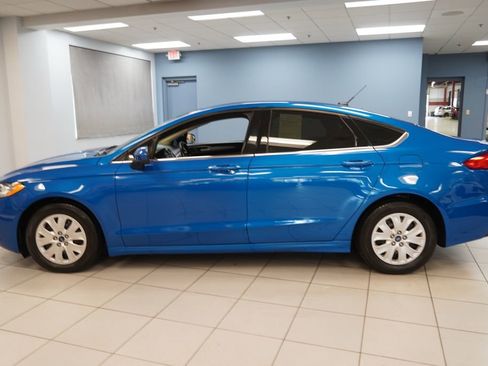 Used 2019 Ford Fusion S FWD image 2