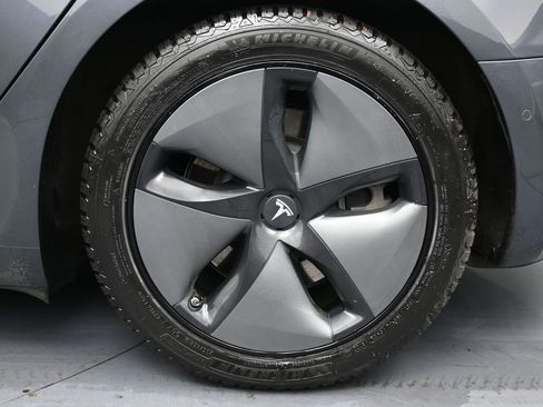 Used 2018 Tesla Model 3 Long Range image 9