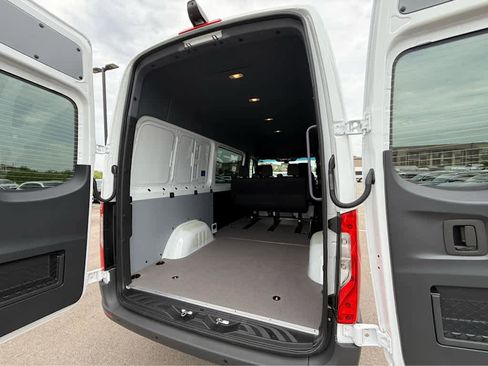 New 2025 Mercedes-Benz Sprinter 2500 image 17