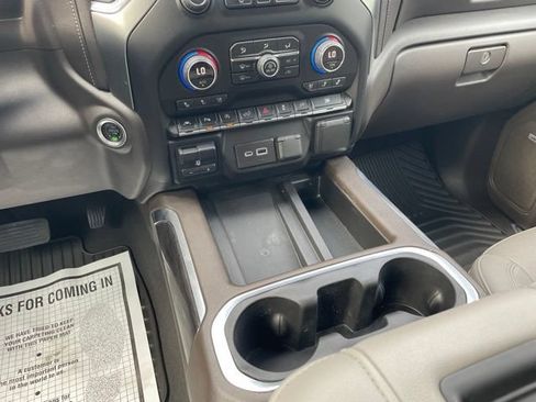 Used 2022 Chevrolet Silverado 1500 LTZ w/ LTZ Premium Package AWD/4WD image 23