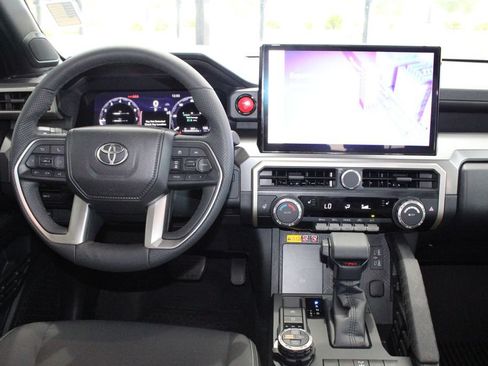 Certified 2025 Toyota Tacoma TRD Off-Road w/ TRD Off Road Upgrade Package AWD/4WD image 2
