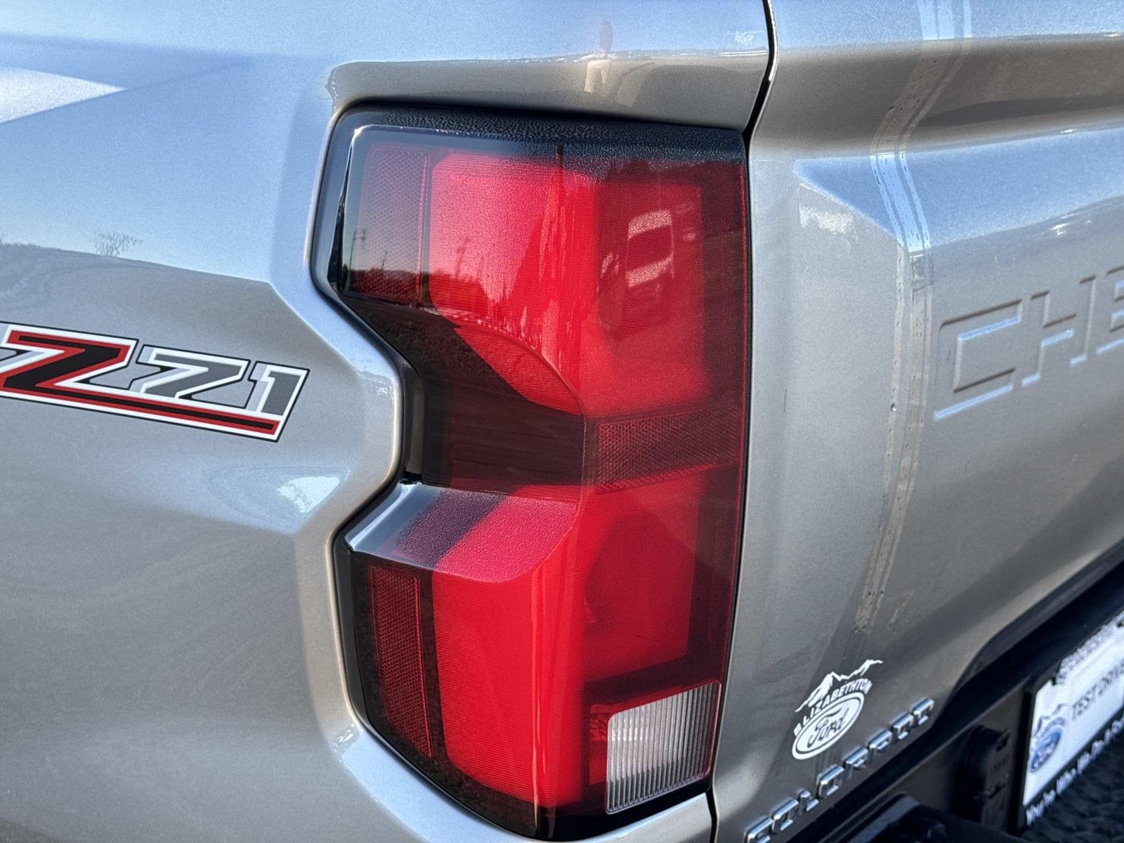 Used 2023 Chevrolet Colorado Z71 w/ Z71 Convenience Package 2 AWD/4WD image 10