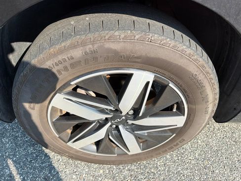 Used 2023 Kia Sorento S FWD image 13