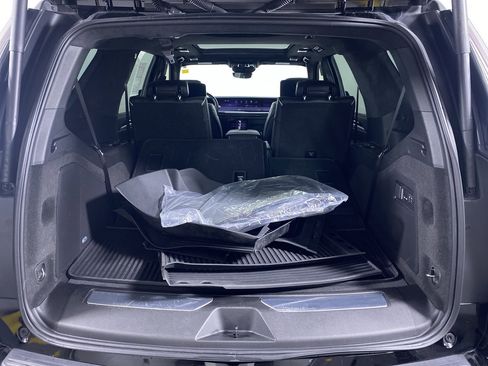 Certified 2025 Cadillac Escalade Sport Platinum w/ LPO, Floor Liner Package image 16