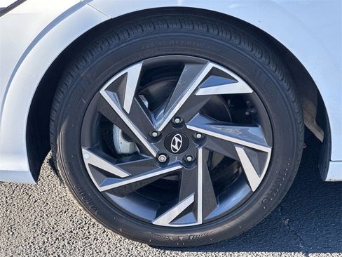 Used 2024 Hyundai Elantra SEL w/ Convenience Package image 11