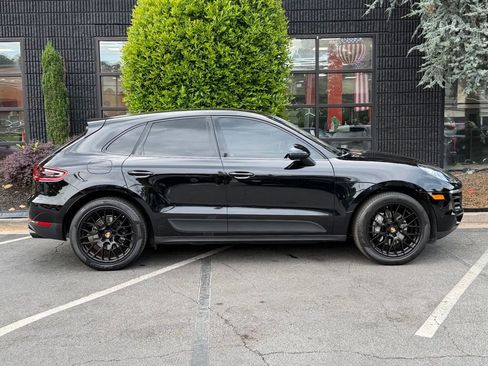 Used 2018 Porsche Macan Sport Edition AWD/4WD image 21