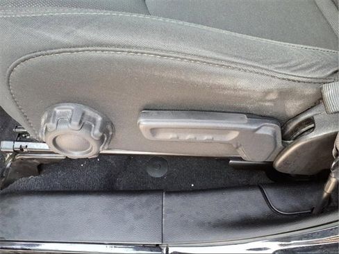 Used 2018 Jeep Wrangler Unlimited Sahara w/ Cold Weather Group image 13