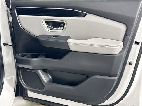 Used 2025 Honda Pilot EX-L image 30
