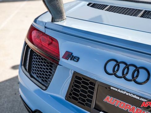 Used 2018 Audi R8 V10 w/ Premium Package image 36