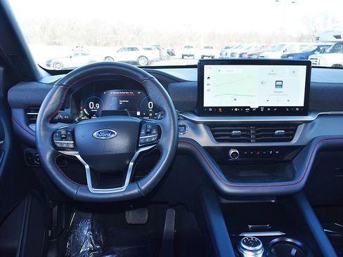 Used 2025 Ford Explorer ST-Line image 18