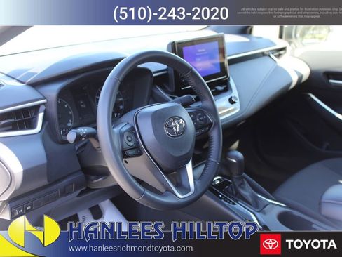 Used 2024 Toyota Corolla SE w/ SE Premium Package image 11