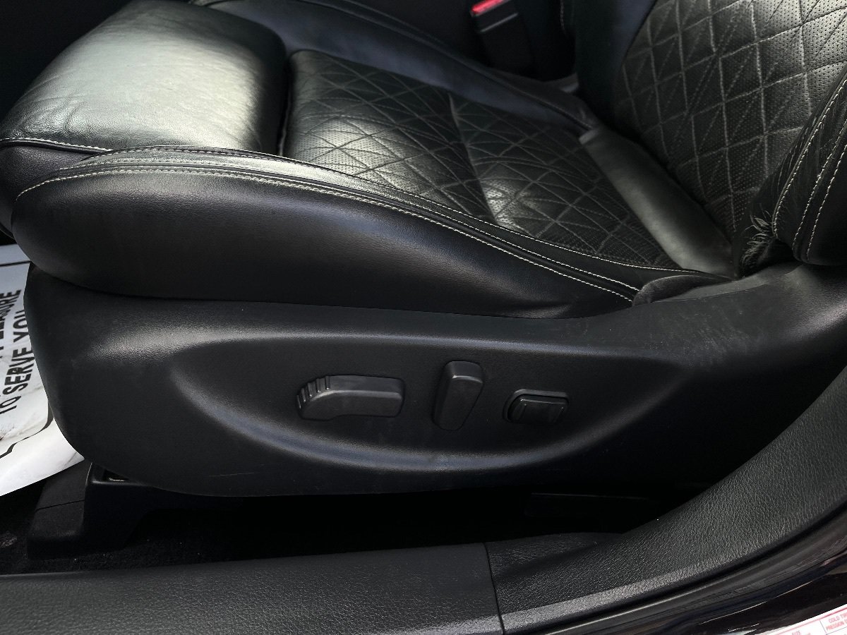 Used 2017 Nissan Maxima Platinum FWD image 29