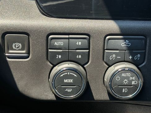 Used 2023 Chevrolet Silverado 1500 LT Trail Boss w/ Protection Package AWD/4WD image 24
