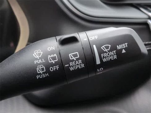 New 2025 Jeep Grand Cherokee L Altitude image 29