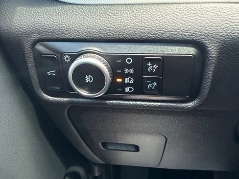 Used 2023 Ford Explorer XLT w/ Equipment Group 202A AWD/4WD image 11