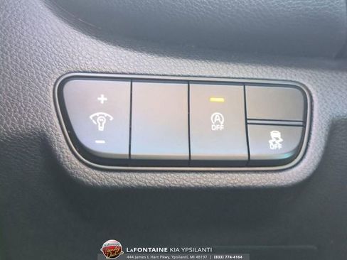 Used 2025 Kia Seltos S FWD image 16