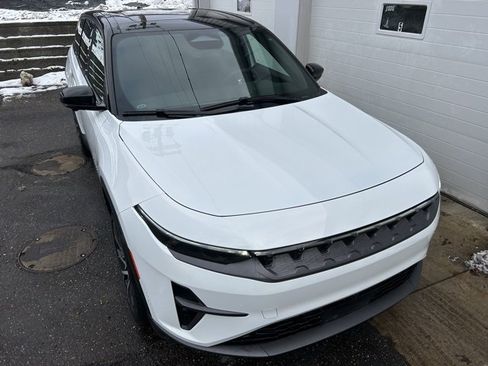 Used 2025 Jeep Wagoneer S Limited image 7