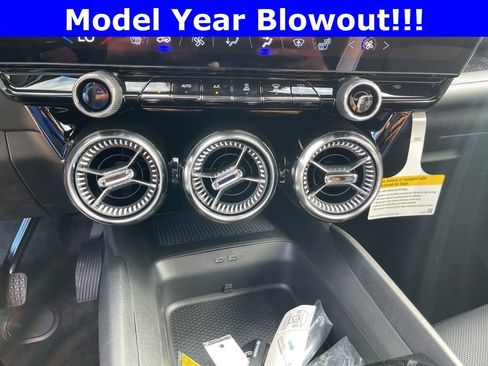 New 2024 Chevrolet Blazer EV LT AWD/4WD image 28