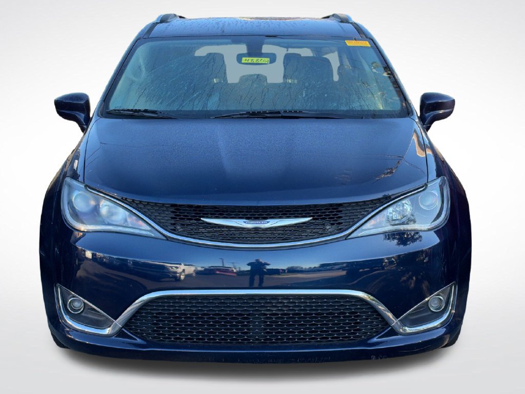 Used 2019 Chrysler Pacifica Touring-L FWD image 3
