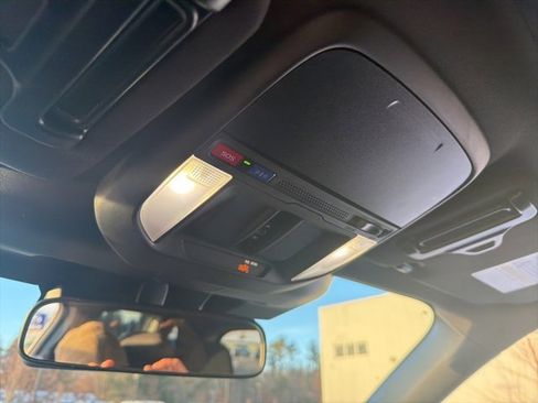 Used 2025 Subaru Forester Premium image 26