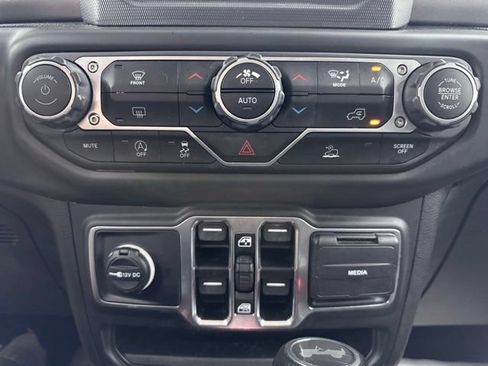 Used 2023 Jeep Wrangler Unlimited Sport AWD/4WD image 22