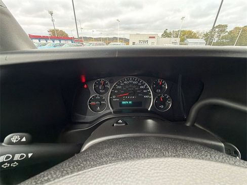 Used 2023 Chevrolet Express 2500 w/ Driver Convenience Package image 10