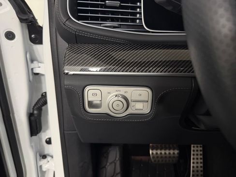 Used 2025 Mercedes-Benz GLS 63 AMG 4MATIC image 24