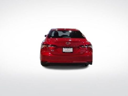 Used 2024 Toyota Camry LE image 4