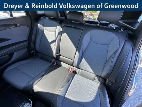 New 2025 Volkswagen Tiguan SE R-Line image 36